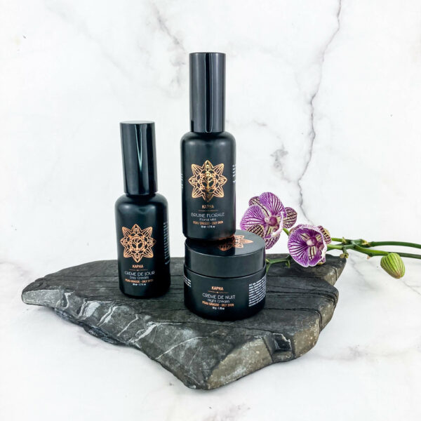 Trois produits Kapha de Kundalini Biosoins comprenant une crème de jour, une crème de nuit et une bruine florale