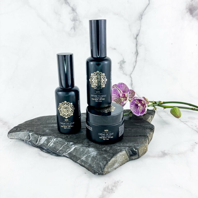 Trois produits Vata de Kundalini Biosoins comprenant une crème de jour, une crème de nuit et une bruine florale